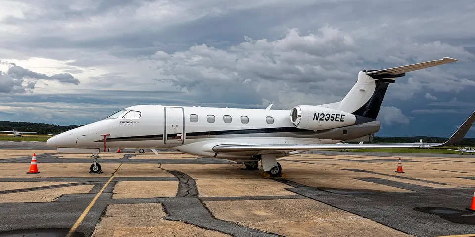 Embraer Phenom 300